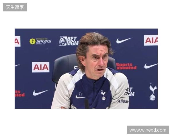 弗兰克:我不同意斯洛特的意见,范德芬不铲抢就不是合格后卫 弗兰克:我不同意斯洛特的意见,范德芬不铲抢就不是合格后卫