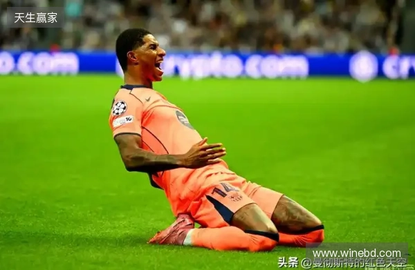 卫报记者:曼联考虑加强对雷恩前锋梅特的追求,身价3000万欧左右 卫报记者:曼联考虑加强对雷恩前锋梅特的追求,身价3000万欧左右